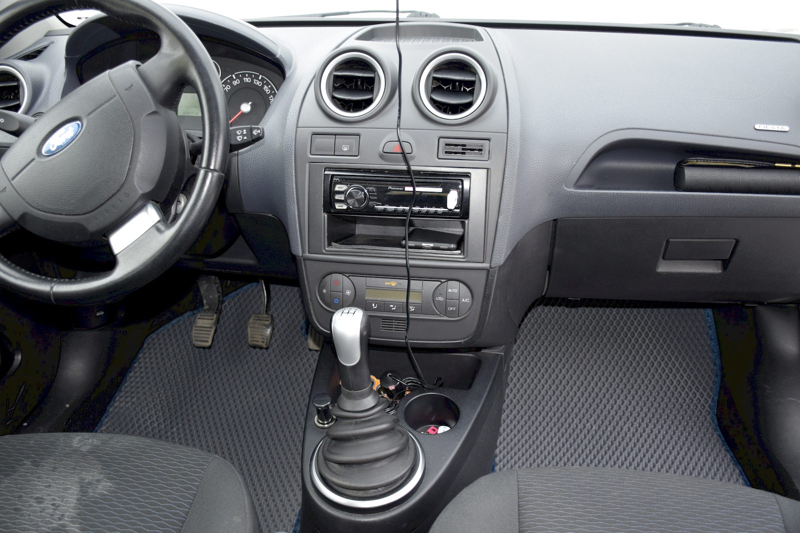 EVA автоковрики для Ford Fiesta Mk5 2001 - 2008 хетчбек 5дв. — fusion_fiesta_155 resized